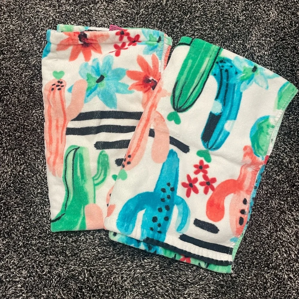 Betsey Johnson Hand Towels